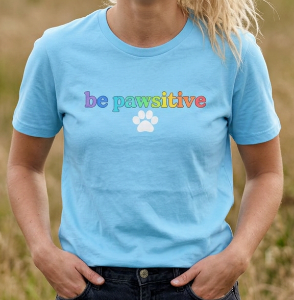 Be Pawsitive Goldendoodle Mom T-Shirt – Positive Dog Lover Graphic Tee – Funny Doodle Mama Shirt – Soft Unisex Cotton